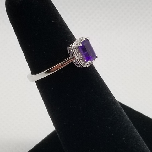 NIB! Silver Amethyst/Diamond Accent Ring - Picture 5 of 6